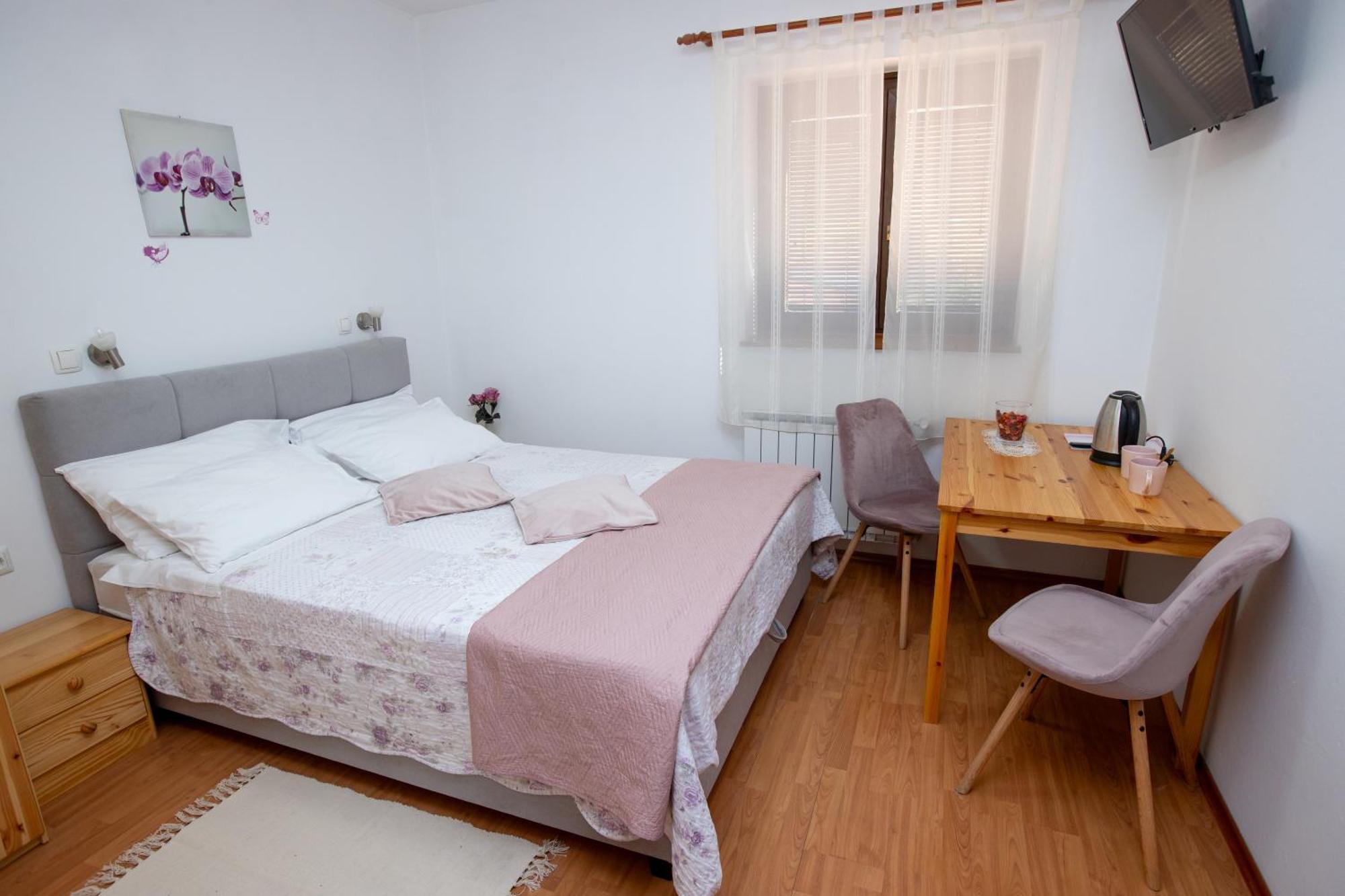 Guesthouse Sanabor Postojna Buitenkant foto