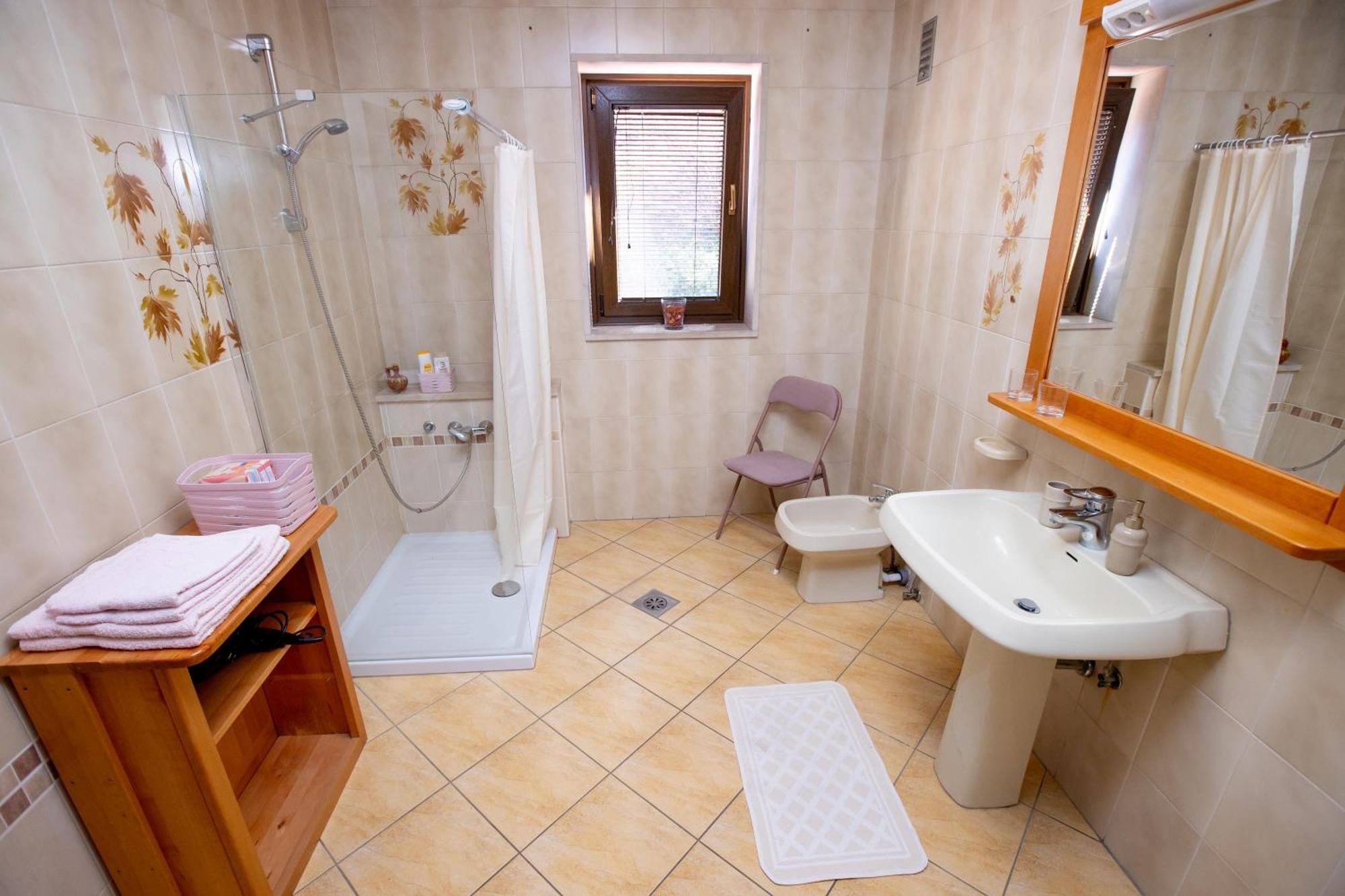 Guesthouse Sanabor Postojna Buitenkant foto